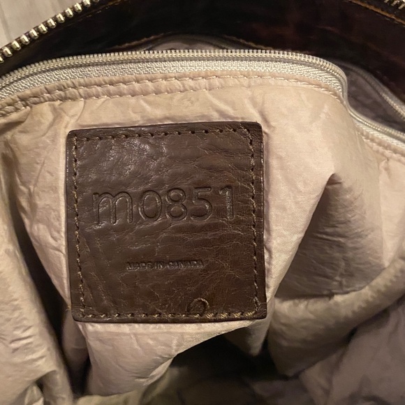 M0851 Crossbody leather bag - Picture 15 of 17